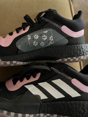 Mens basketball sneakers adidas Marquee boost sz 9.5